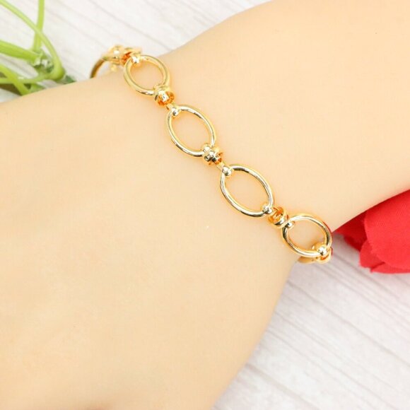 "Trendy Handmade Bracelet – A Thoughtful Gift for Girls & Women | UNVRC1620 - Picture 5 of 10